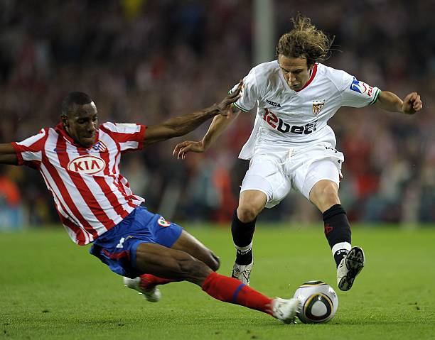 媒体人热议国足东亚杯表现：只有张玉宁正常&其他都很差，久帅任务结束.