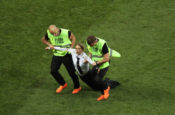 太好听了！林高远唱海阔天空，现场一片掌声.