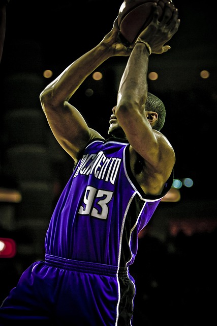 巴贝尔：我们刚爱上巴黎的美丽足球，但恩里克像是输不起.